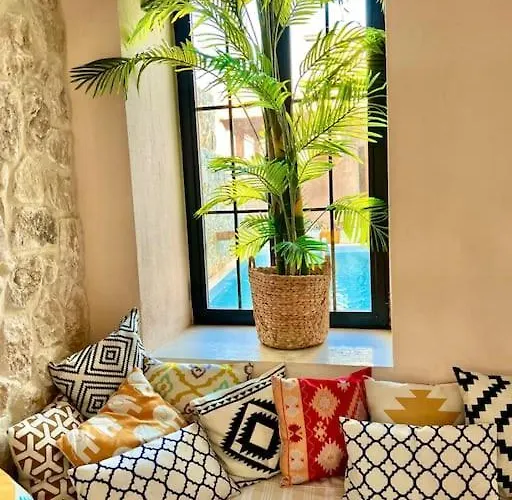 فيلة Katoikia Patelia *